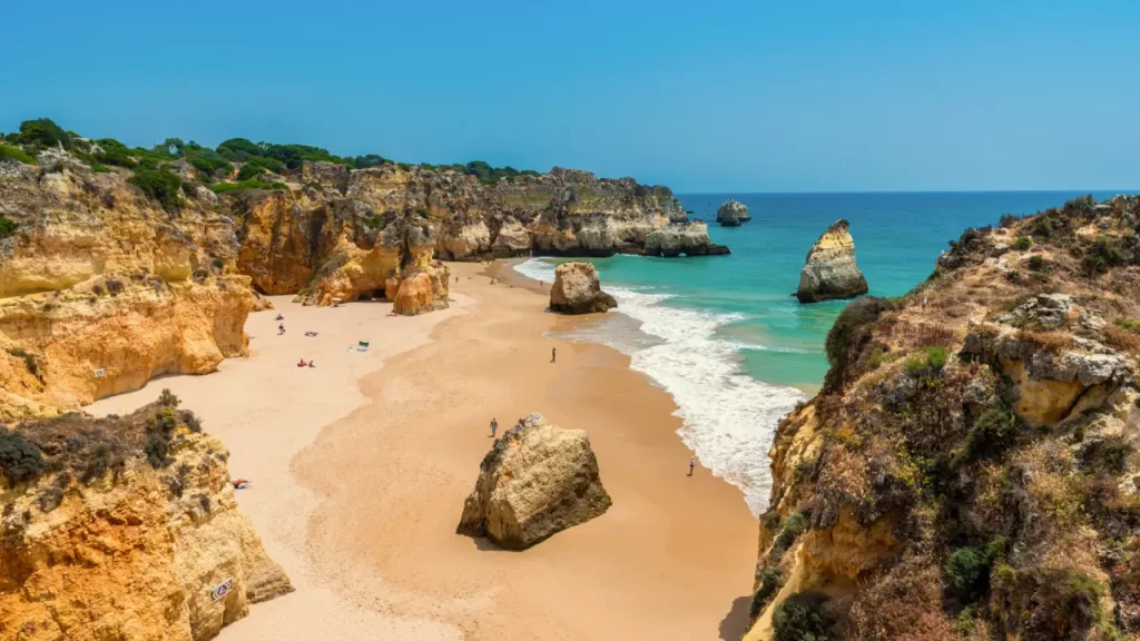 Top 10 popular beaches in Algarve for 2024 - Portugal Wonders