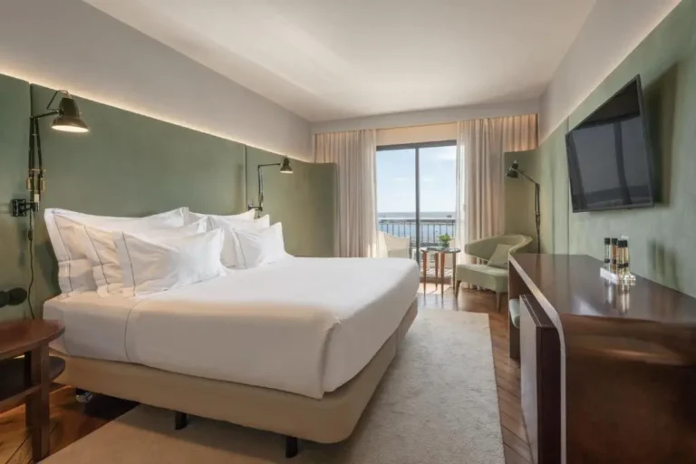 Grand Hotel Açores Atlântico (Accommodations - Hotels) in Ponta Delgada (Ilha de São Miguel - Açores)