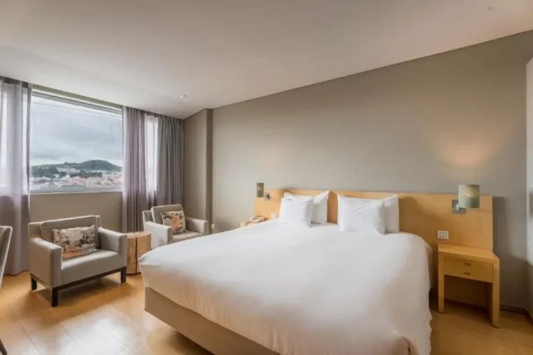 The Lince Azores Great Hotel (Accommodations - Hotels) in Ponta Delgada (Ilha de São Miguel - Açores)