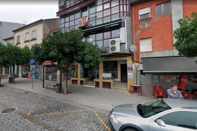 Clínica Santo António - Alberto Dente (Bragança) (Services - Health and Medical Care) in Bragança (Bragança - North)