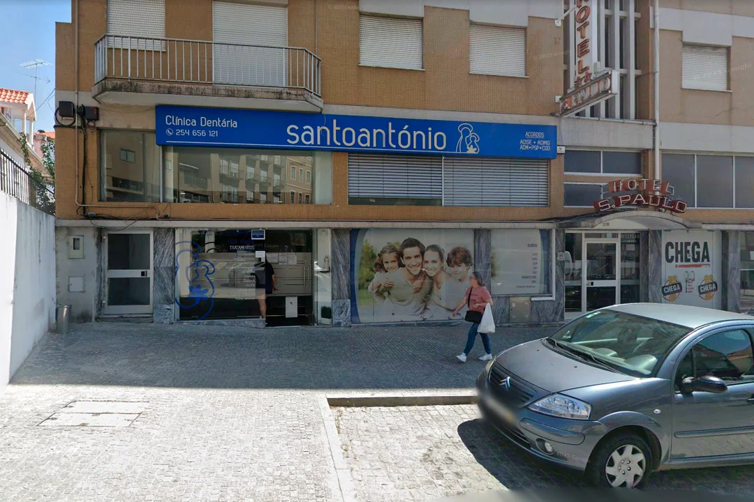 Clínica Santo António - Alberto Dente (Lamego) (Services - Health and Medical Care) in Lamego (Viseu - Center)