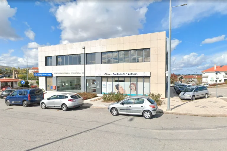 Clínica Santo António - Alberto Dente (Mogadouro) (Services - Health and Medical Care) in Mogadouro (Bragança - North)