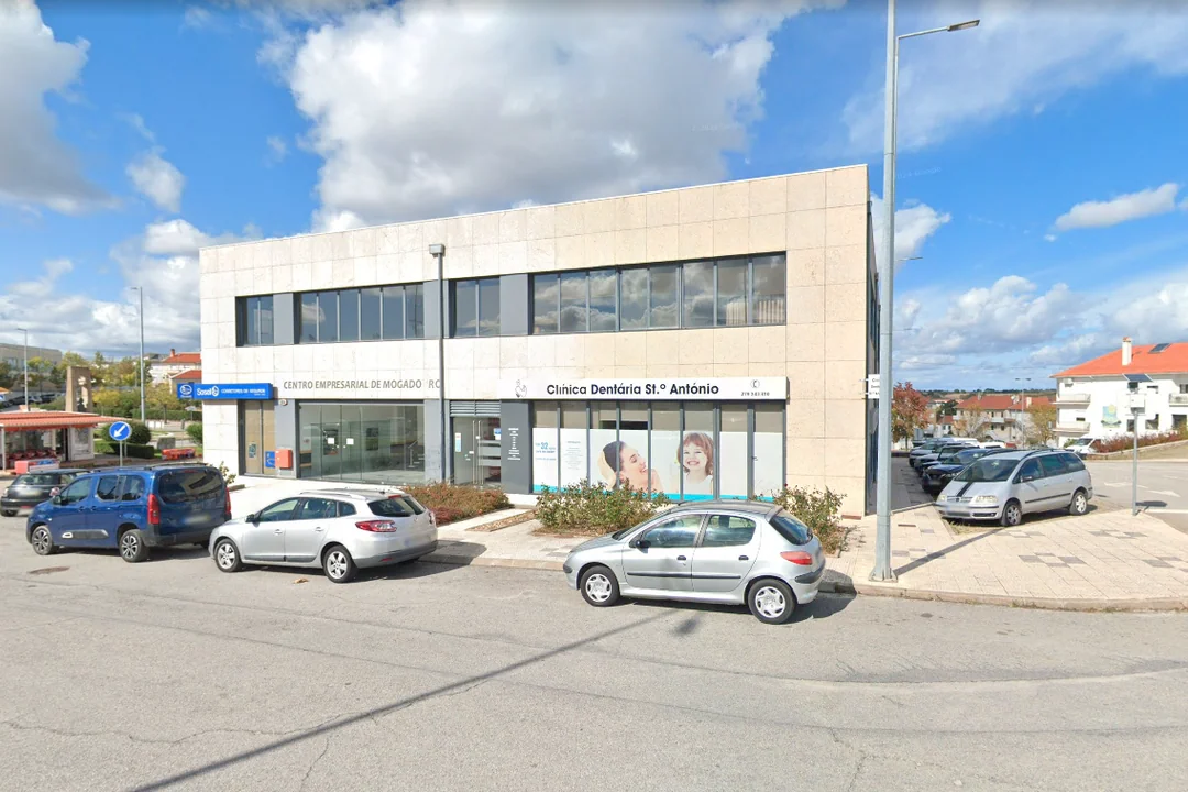 Clínica Santo António - Alberto Dente (Mogadouro) (Services - Health and Medical Care) in Mogadouro (Bragança - North)