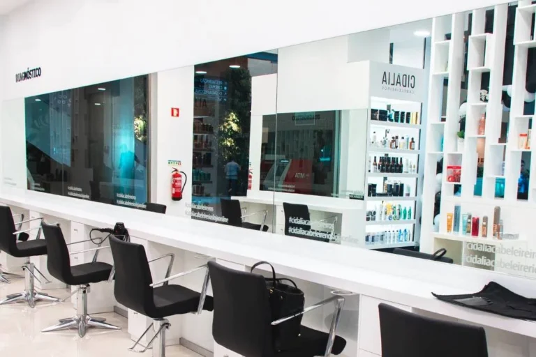Cidália Cabeleireiros - Alameda Shop & Spot (Services - Personal Care and Beauty) in Porto (Porto - North)