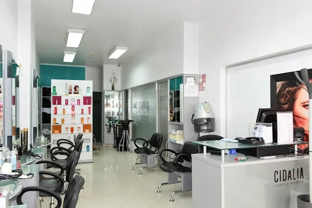 Cidália Cabeleireiros - Cova da Piedade (Services - Personal Care and Beauty) in Almada (Setúbal - Lisbon M.A.)
