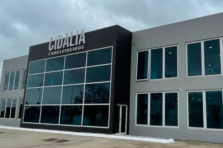 Cidália Cabeleireiros - Showroom - Zona Industrial do Seixal (Services - Personal Care and Beauty) in Seixal (Setúbal - Lisbon M.A.)
