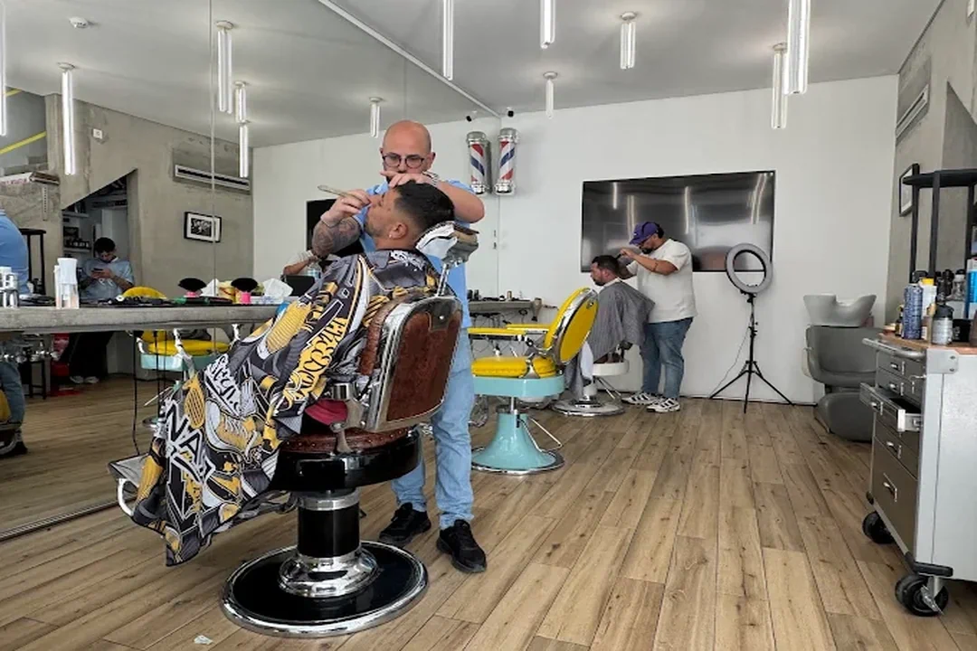 Paulo Jorge Barber Shop - Rua dos Mercadores (Services - Personal Care and Beauty) in Ponta Delgada (Ilha de São Miguel - Açores)